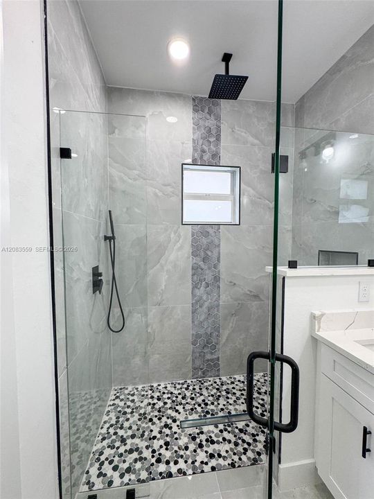 En Renta: $2,800 (4 camas, 3 baños, 1719 Pies cuadrados)