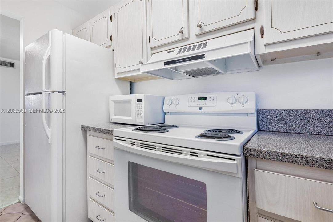 В аренду: $1,600 (1 спален, 1 ванн, 765 Квадратных фут)