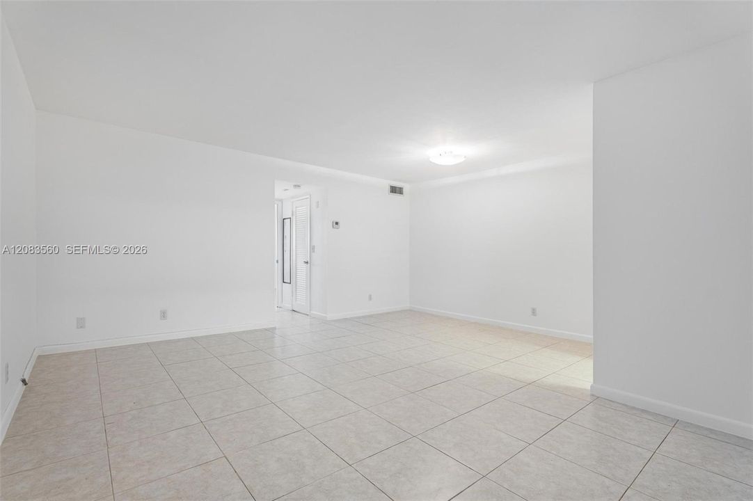 В аренду: $1,600 (1 спален, 1 ванн, 765 Квадратных фут)