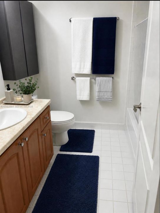 For Rent: $2,175 (1 beds, 1 baths, 772 Square Feet)