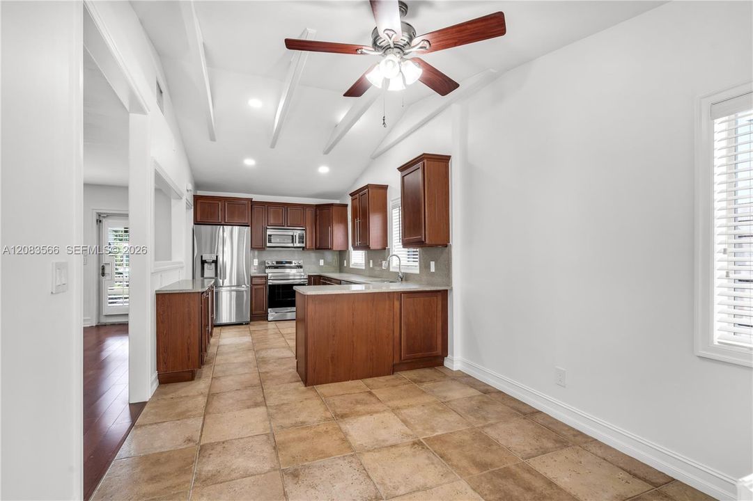 For Rent: $6,000 (3 beds, 2 baths, 1903 Square Feet)