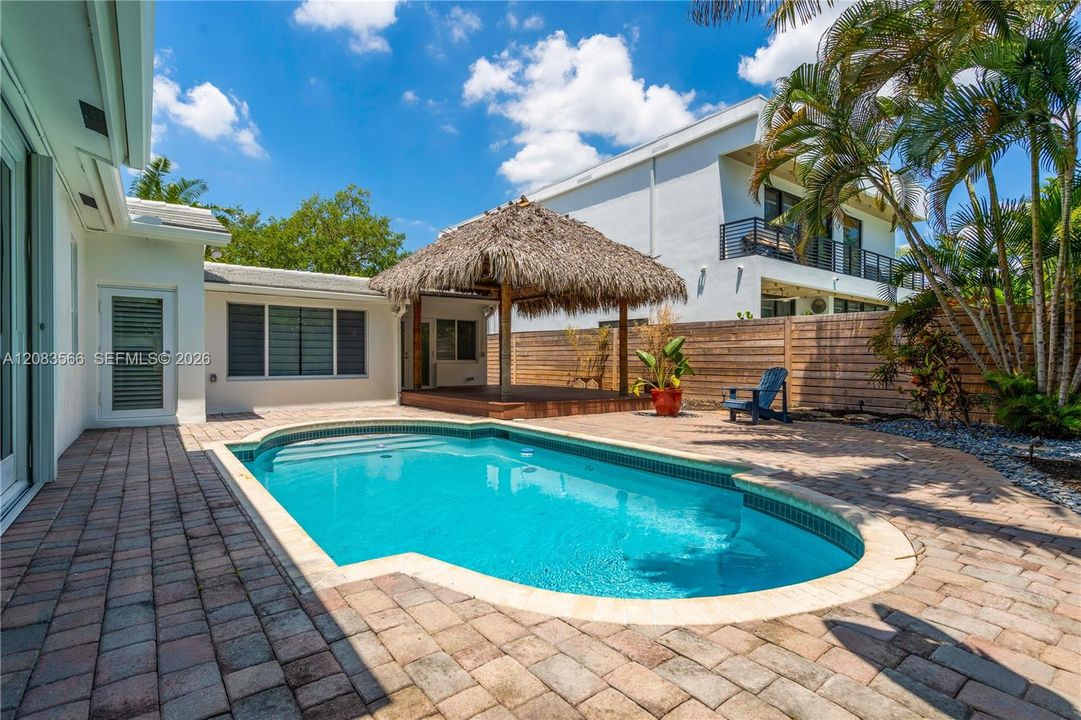 For Rent: $6,000 (3 beds, 2 baths, 1903 Square Feet)