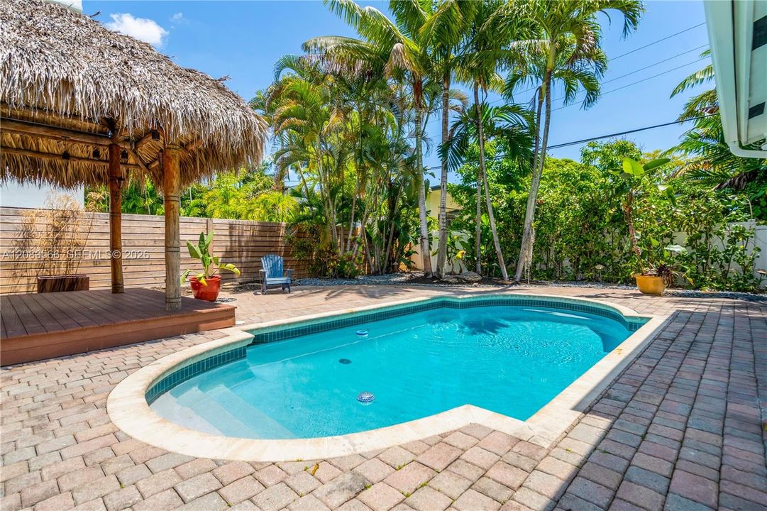 For Rent: $6,000 (3 beds, 2 baths, 1903 Square Feet)