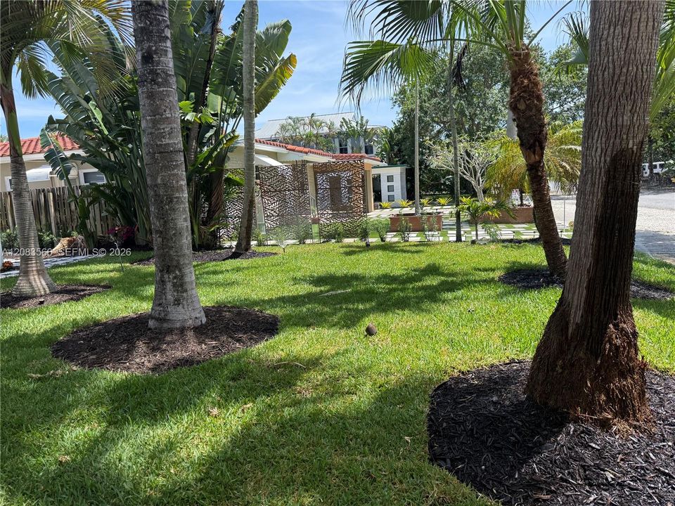 For Rent: $6,000 (3 beds, 2 baths, 1903 Square Feet)