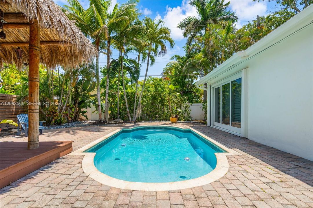 For Rent: $6,000 (3 beds, 2 baths, 1903 Square Feet)