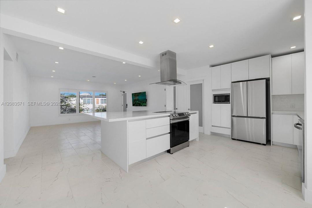 В аренду: $4,000 (2 спален, 2 ванн, 970 Квадратных фут)