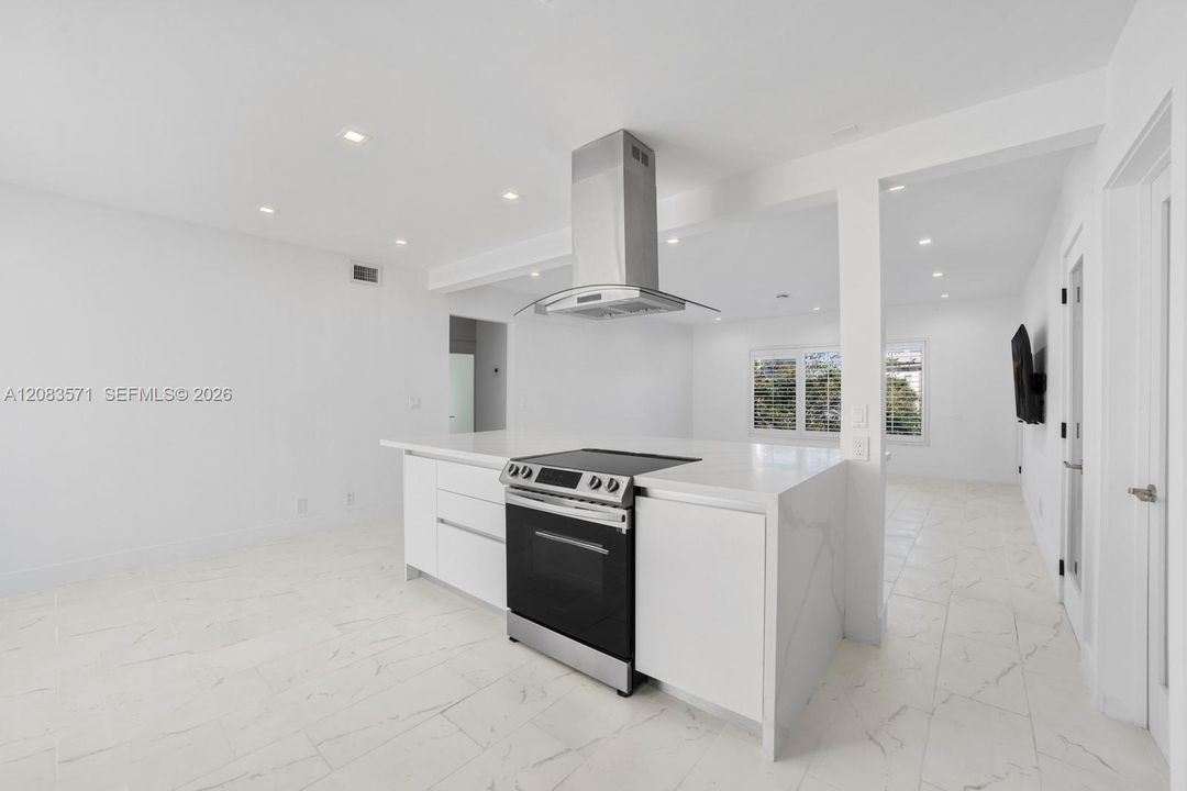 В аренду: $4,000 (2 спален, 2 ванн, 970 Квадратных фут)