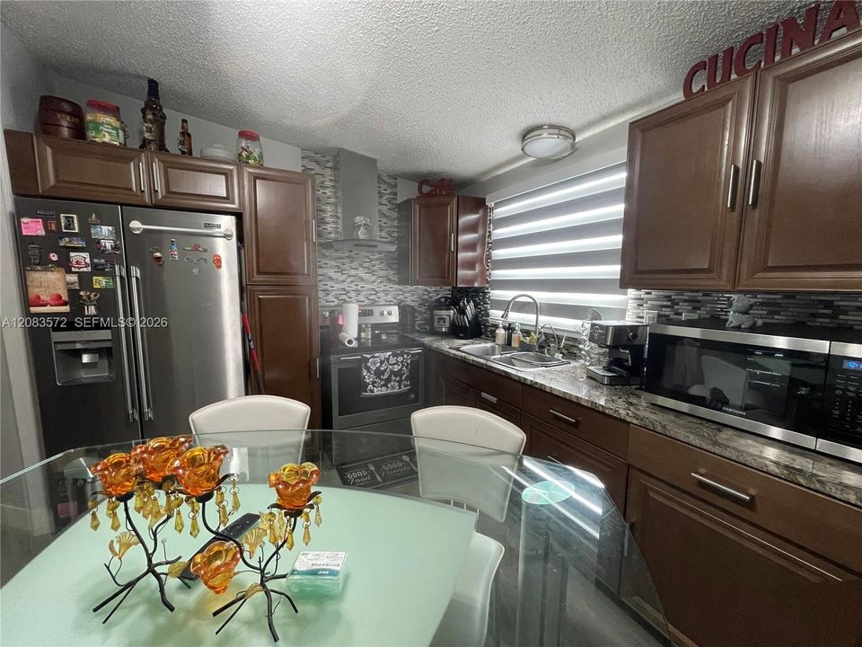 For Sale: $290,000 (3 beds, 2 baths, 1430 Square Feet)