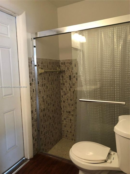 En Venta: $570,000 (4 camas, 2 baños, 1611 Pies cuadrados)