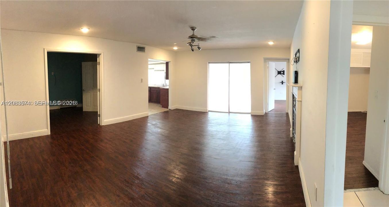En Venta: $570,000 (4 camas, 2 baños, 1611 Pies cuadrados)