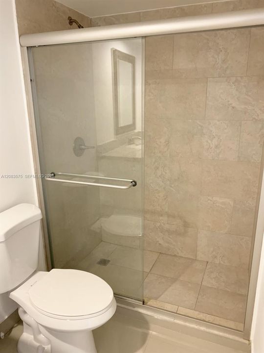For Rent: $2,750 (1 beds, 1 baths, 1000 Square Feet)
