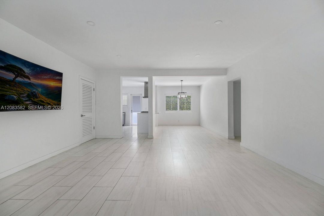 В аренду: $4,000 (2 спален, 2 ванн, 970 Квадратных фут)