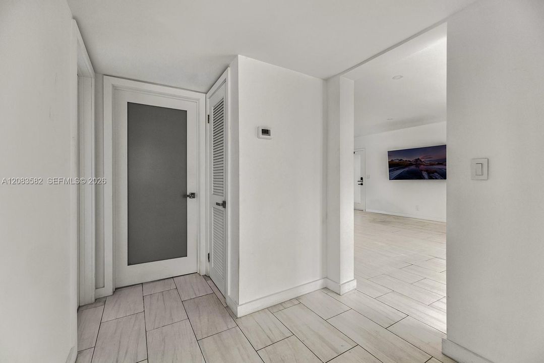 В аренду: $4,000 (2 спален, 2 ванн, 970 Квадратных фут)