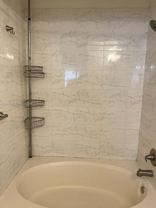 En Renta: $2,400 (2 camas, 2 baños, 979 Pies cuadrados)