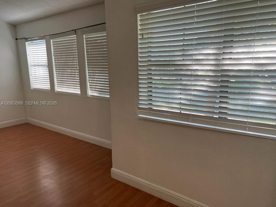 En Renta: $2,400 (2 camas, 2 baños, 979 Pies cuadrados)
