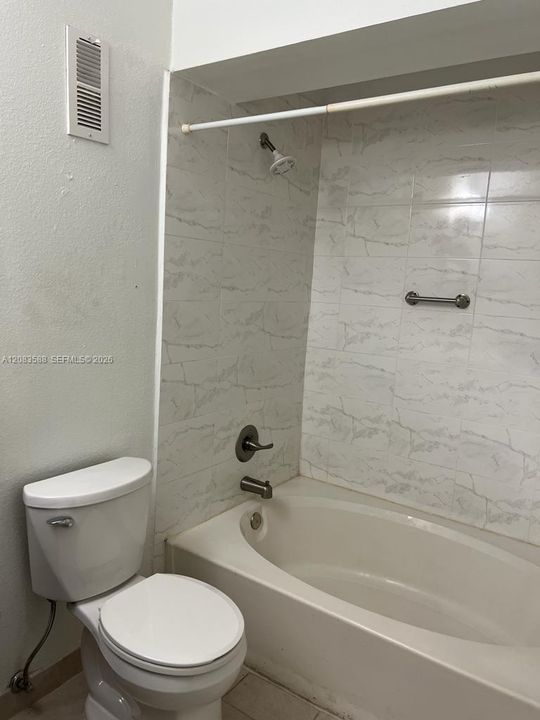 En Renta: $2,400 (2 camas, 2 baños, 979 Pies cuadrados)