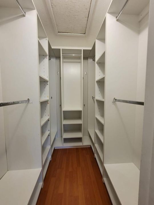 En Renta: $2,400 (2 camas, 2 baños, 979 Pies cuadrados)