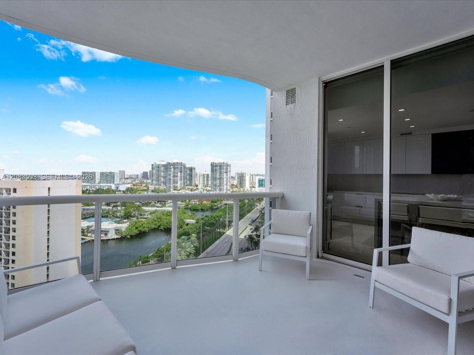 For Sale: $2,395,000 (2 beds, 3 baths, 2558 Square Feet)