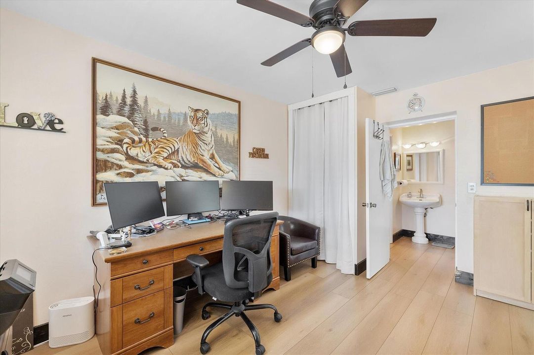 30-3241 NE 9th Ter_030