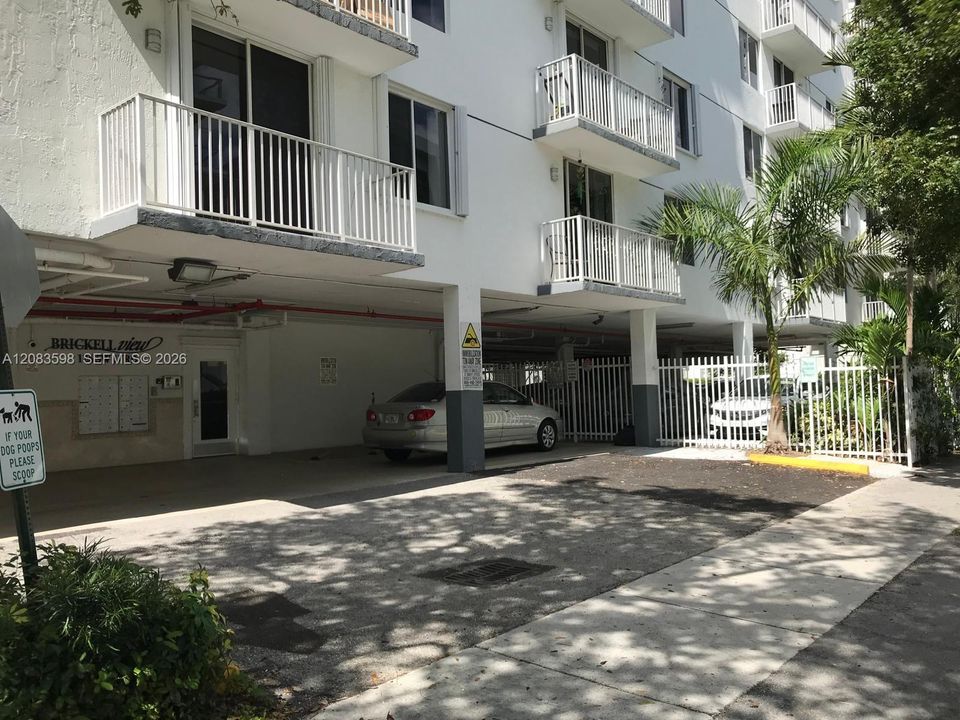 For Rent: $2,500 (2 beds, 1 baths, 616 Square Feet)