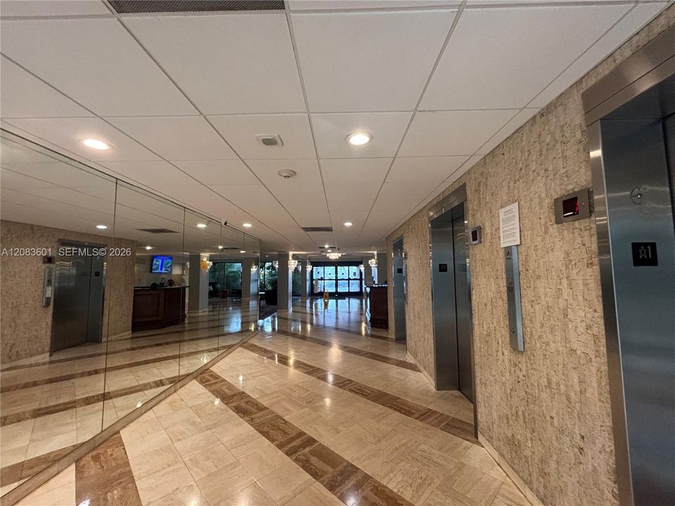 На продажу: $210,000 (2 спален, 2 ванн, 1372 Квадратных фут)