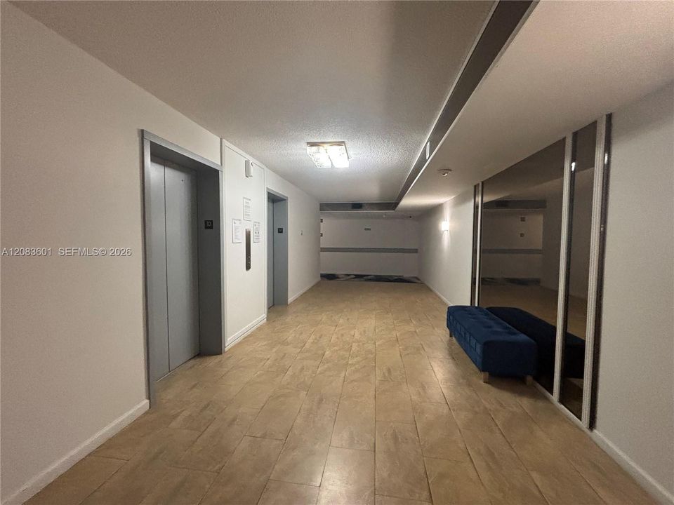 На продажу: $210,000 (2 спален, 2 ванн, 1372 Квадратных фут)
