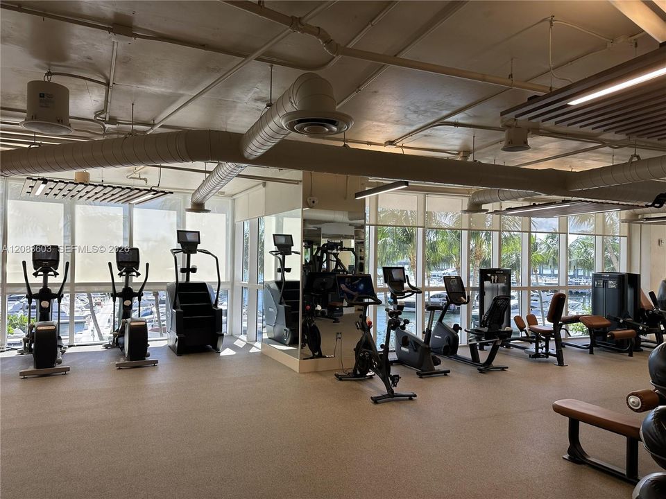 На продажу: $2,500,000 (2 спален, 2 ванн, 2003 Квадратных фут)