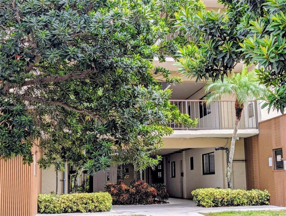 En Venta: $295,000 (2 camas, 2 baños, 965 Pies cuadrados)