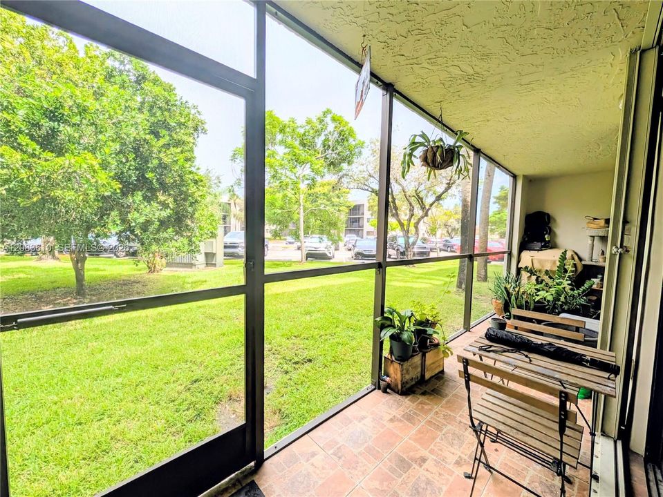 En Venta: $295,000 (2 camas, 2 baños, 965 Pies cuadrados)