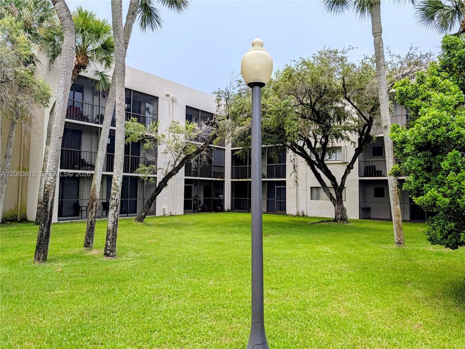 En Venta: $295,000 (2 camas, 2 baños, 965 Pies cuadrados)