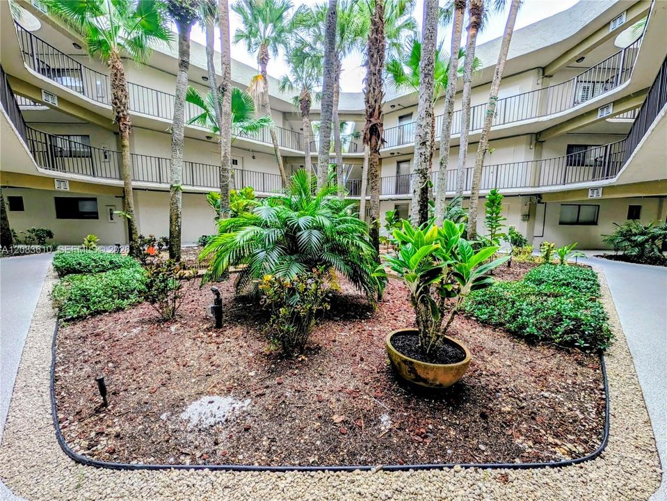 En Venta: $295,000 (2 camas, 2 baños, 965 Pies cuadrados)