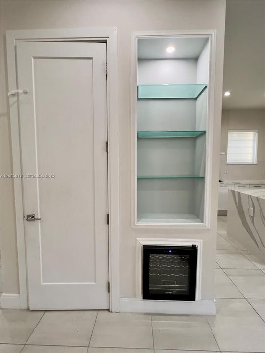 For Rent: $5,900 (3 beds, 3 baths, 2176 Square Feet)