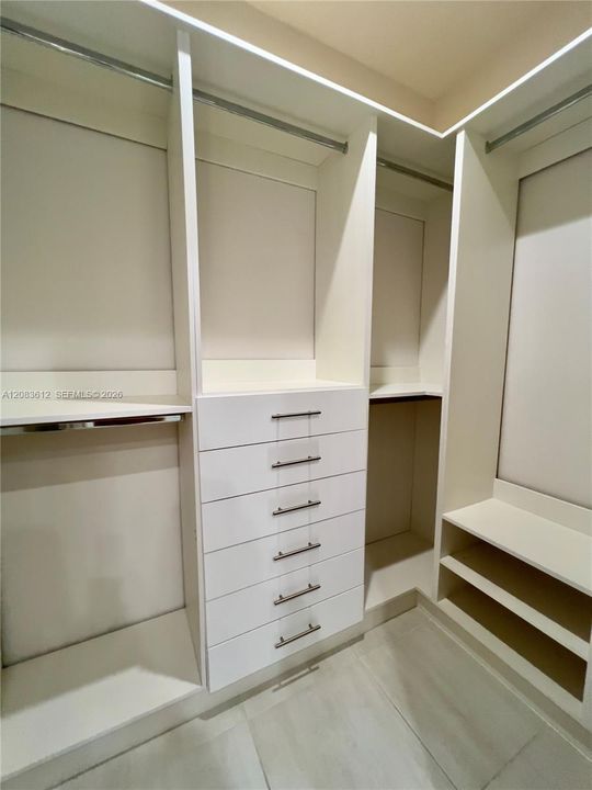 For Rent: $5,900 (3 beds, 3 baths, 2176 Square Feet)