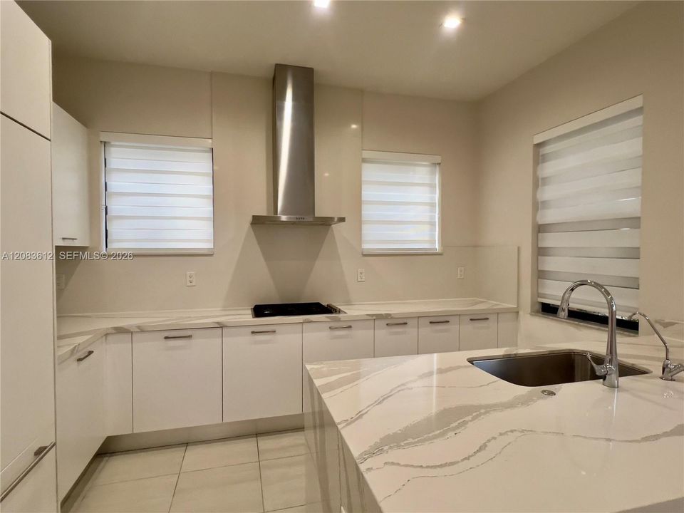 For Rent: $5,900 (3 beds, 3 baths, 2176 Square Feet)