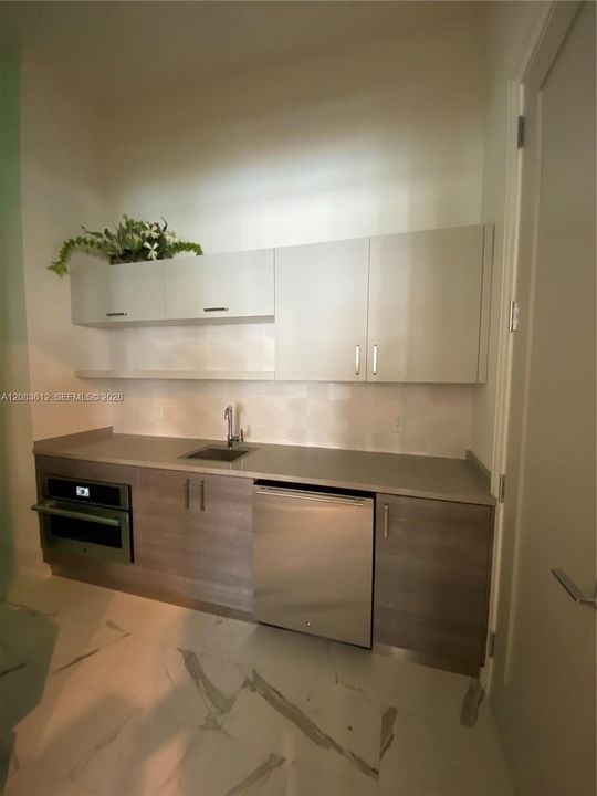 For Rent: $5,900 (3 beds, 3 baths, 2176 Square Feet)