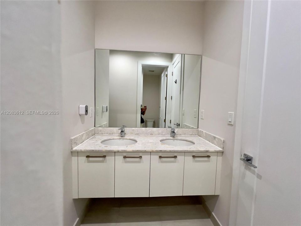 For Rent: $5,900 (3 beds, 3 baths, 2176 Square Feet)