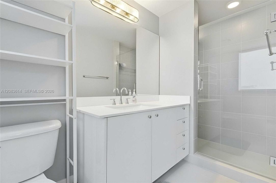 En Venta: $1,335,000 (3 camas, 3 baños, 2415 Pies cuadrados)