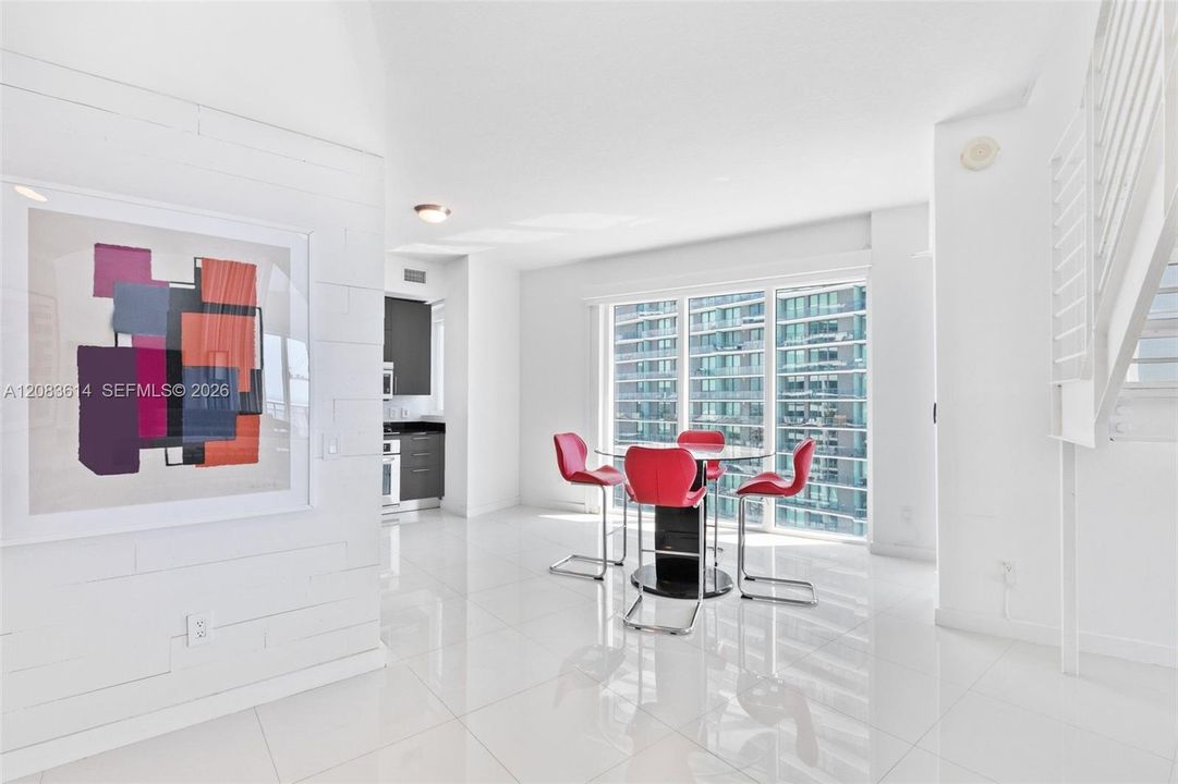 En Venta: $1,335,000 (3 camas, 3 baños, 2415 Pies cuadrados)