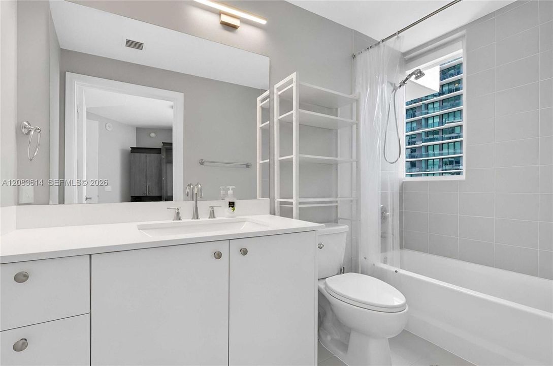 En Venta: $1,335,000 (3 camas, 3 baños, 2415 Pies cuadrados)