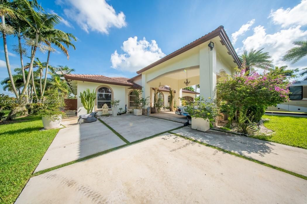 For Sale: $5,500,000 (4 beds, 3 baths, 2774 Square Feet)