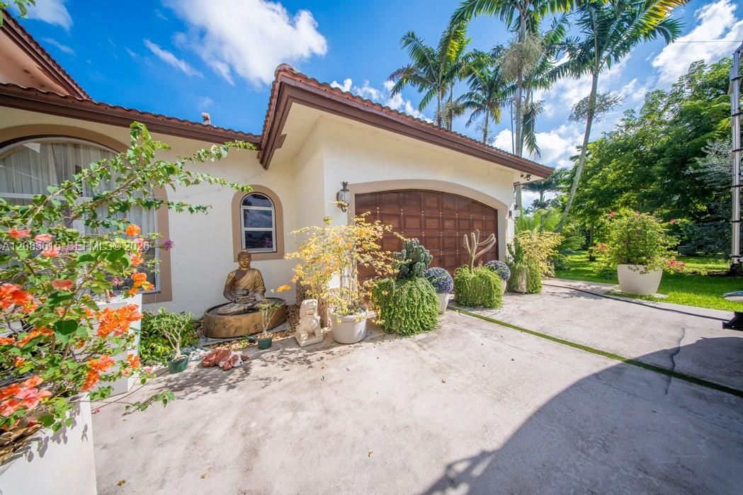 For Sale: $5,500,000 (4 beds, 3 baths, 2774 Square Feet)