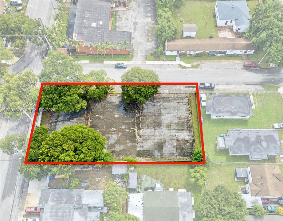 待售: $899,000 (0.38 acres)