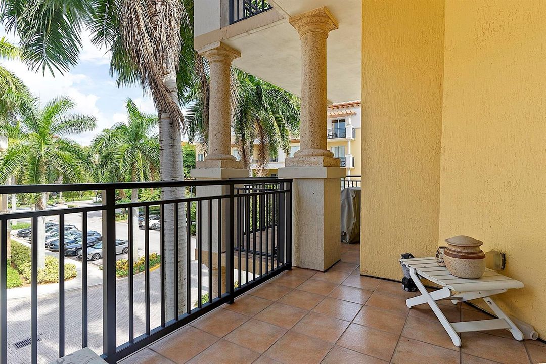 16100 Emerald Estates dr - 571