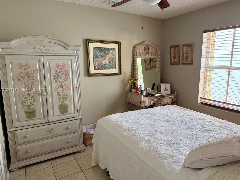 For Rent: $3,600 (3 beds, 2 baths, 1839 Square Feet)