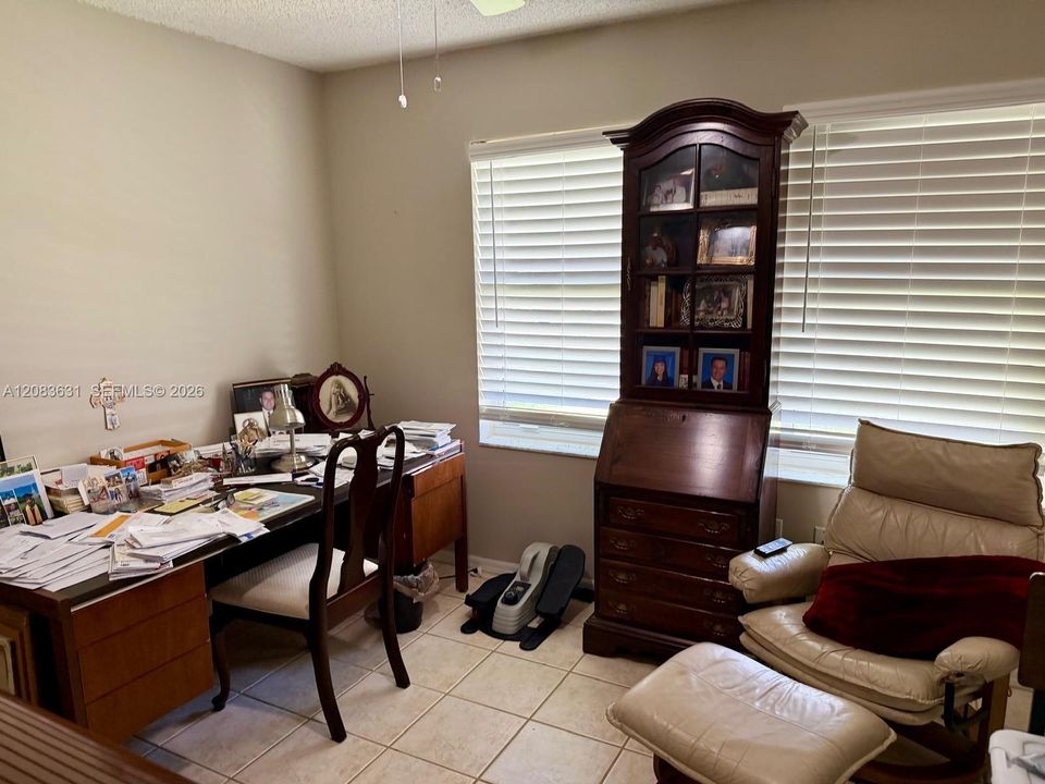 For Rent: $3,600 (3 beds, 2 baths, 1839 Square Feet)