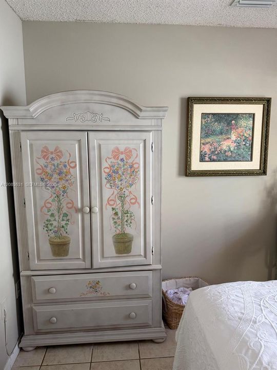 For Rent: $3,600 (3 beds, 2 baths, 1839 Square Feet)