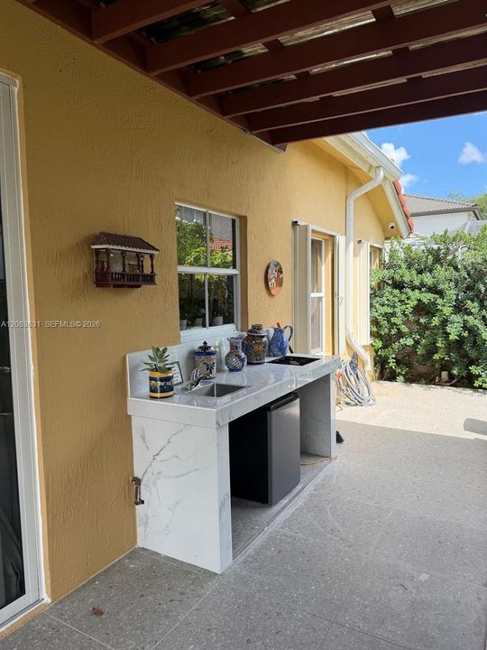 For Rent: $3,600 (3 beds, 2 baths, 1839 Square Feet)