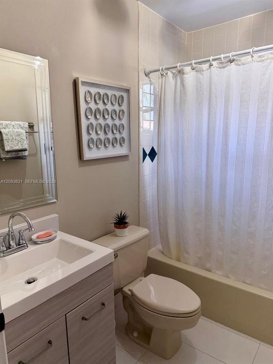 For Rent: $3,600 (3 beds, 2 baths, 1839 Square Feet)