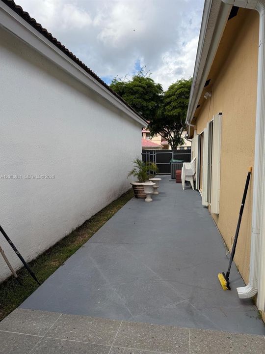 For Rent: $3,600 (3 beds, 2 baths, 1839 Square Feet)