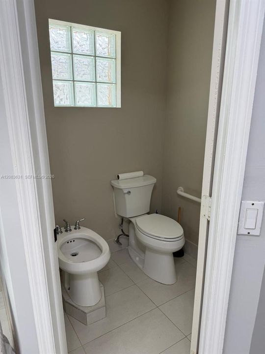 For Rent: $3,600 (3 beds, 2 baths, 1839 Square Feet)